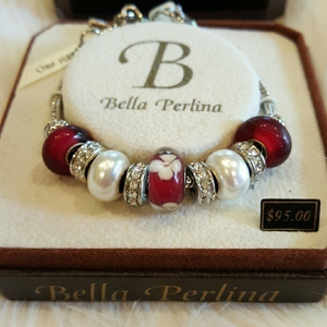 NWT RED‎ AND WHITE CHARM BRACELET